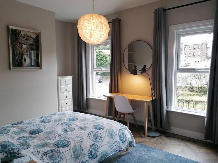 Stunning 3 Bedroom Townhouse In The Heart Of City Белфаст Экстерьер фото