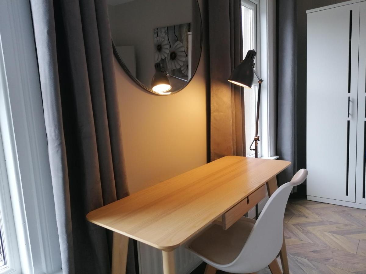 Stunning 3 Bedroom Townhouse In The Heart Of City Белфаст Экстерьер фото